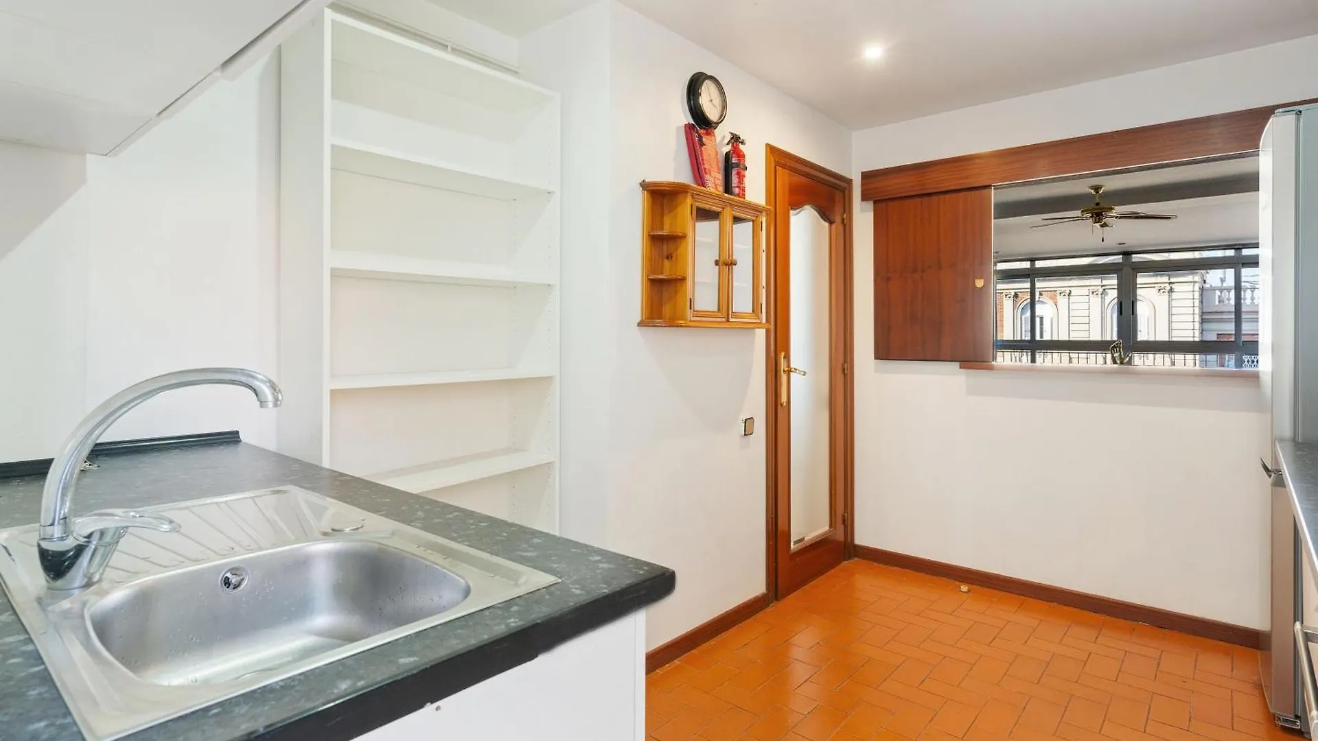 شقة Chic 3Br Retreat With Private Terrace برشلونة 0*,  إسبانيا