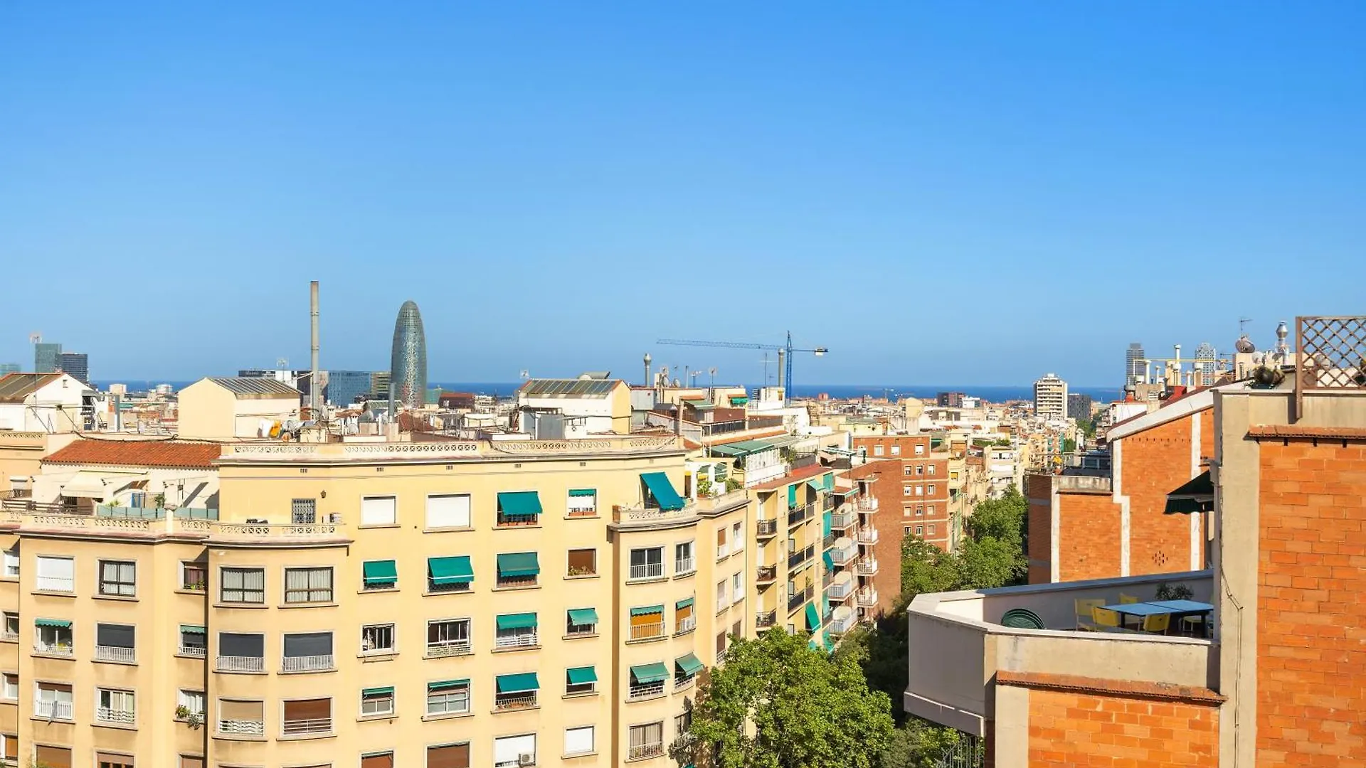 شقة Chic 3Br Retreat With Private Terrace برشلونة
